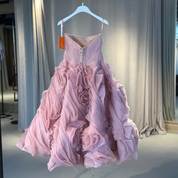 Milla Dramatically flowered tulle dress in misty pink - Picture 4 of 6